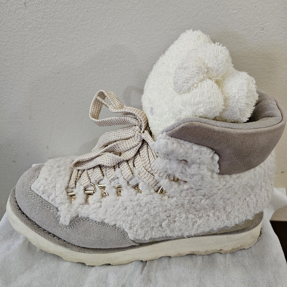 Hello kitty sneakers - Picture 3 of 6